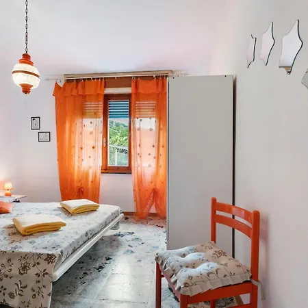 Holiday home Casa Ambrogio, Family By Halldis